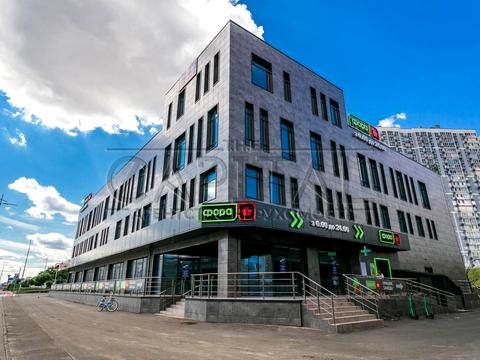 коммерческая по адресу Миколы Бажана просп., 1