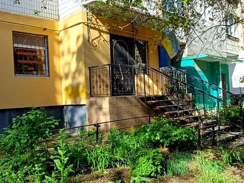 комерційна за адресою Ярослава Баїса вул. (Володимира Висоцького), 9