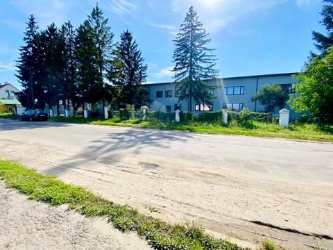 комерційна за адресою Марка Безручка вул., 13