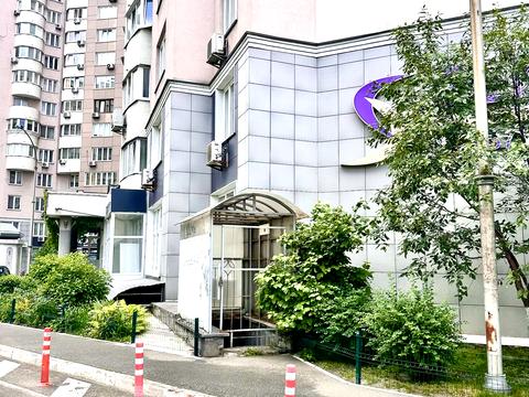 комерційна за адресою Срібнокільська вул., 1
