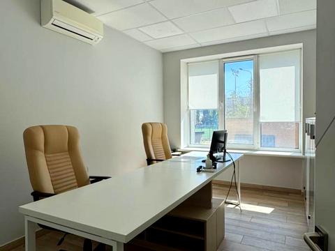 комерційна за адресою Йорданська вул. (Лайоша Гавро), 20