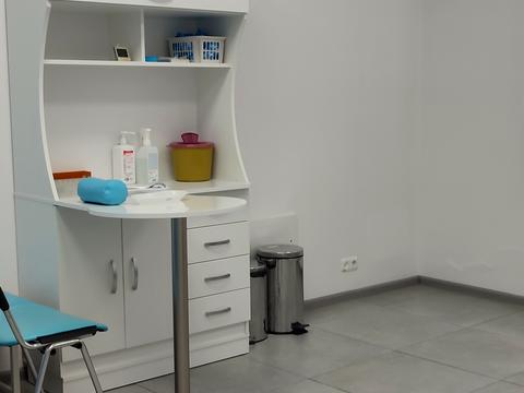 коммерческая по адресу Драгоманова ул., 17