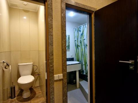комерційна за адресою Юрія Іллєнка вул. (Мельникова), 75