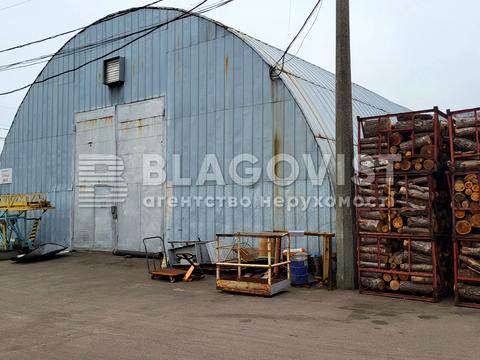 комерційна за адресою 1 Травня вул., 1А