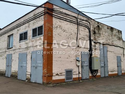 комерційна за адресою 1 Травня вул., 1А