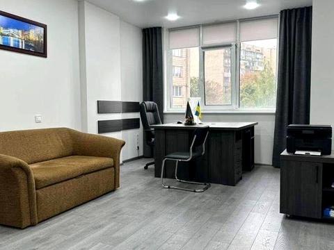 квартира за адресою Любомира Гузара просп. (Космонавта Комарова), 11