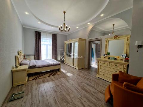 будинок за адресою Анатолія Солов'яненка вул., 1