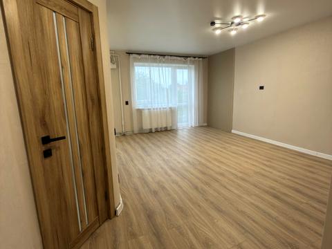 квартира за адресою Володимира Івасюка вул., 32