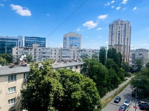 квартира за адресою Братів Зерових вул. (Червонопартизанська), 1/3
