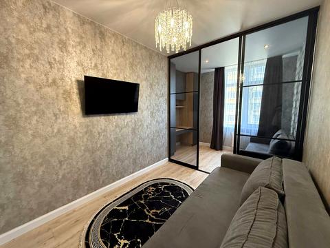 квартира за адресою Краснова вул., 1
