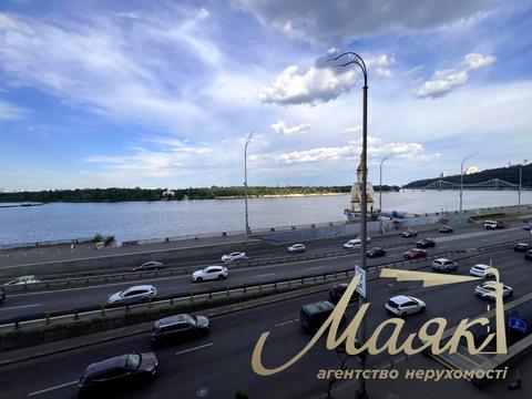 квартира за адресою Набережно-Хрещатицька вул., 21