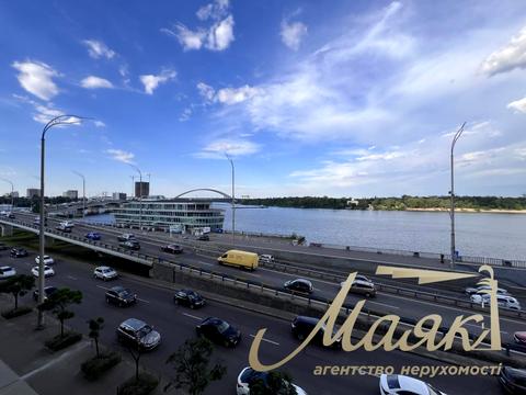 квартира за адресою Набережно-Хрещатицька вул., 21