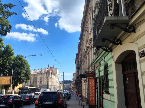 комерційна за адресою Городоцька вул., 77