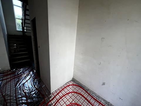 1868972182290949