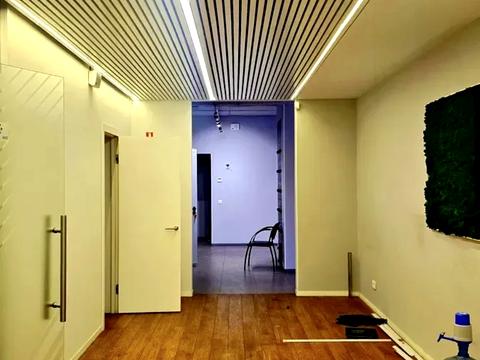 комерційна за адресою Спаська вул., 5
