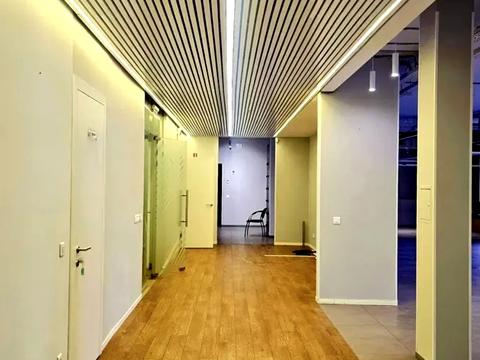 комерційна за адресою Спаська вул., 5