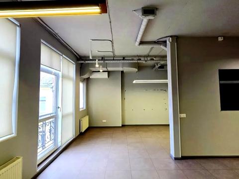 комерційна за адресою Спаська вул., 5