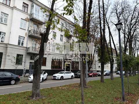 комерційна за адресою Липська вул., 12/5
