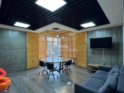 комерційна за адресою Кловський узвіз, 7a