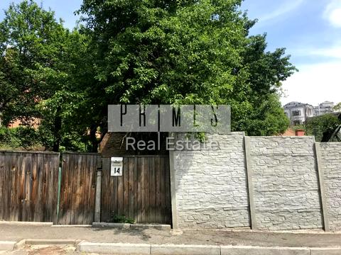 участок по адресу Редутный пер.
