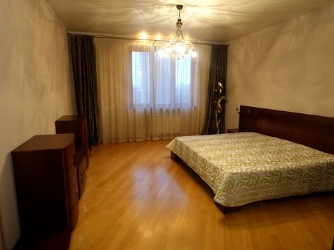 квартира за адресою Євгена Коновальця вул. (Щорса), 32-Б
