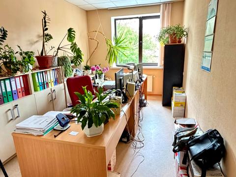комерційна за адресою Василя Вишиваного вул. (Свєтлова), 28