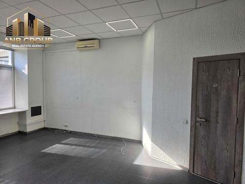 комерційна за адресою Антоновича вул. (Горького), 48