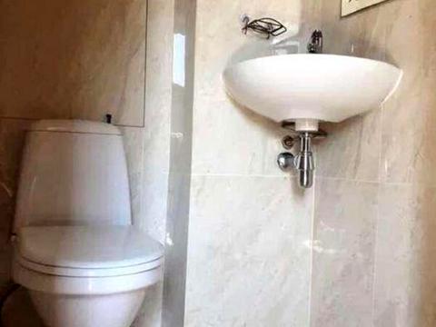 будинок за адресою с. Лісники, Виноградна вул.