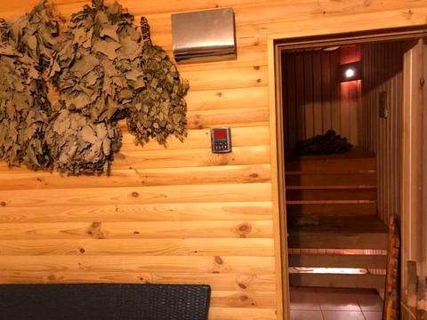 будинок за адресою с. Лісники, Виноградна вул.