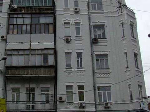 комерційна за адресою Саксаганського вул., 33