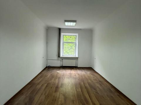 комерційна за адресою Академіка Андрія Сахарова вул. (Суворова), 42