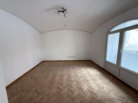комерційна за адресою Чернівці, Центральна пл., 7