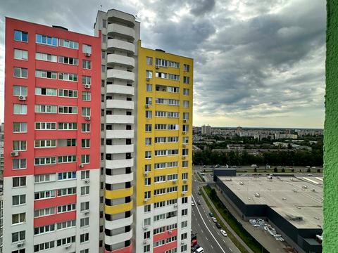 квартира за адресою Бровари, Василя Симоненка вул., 107-А
