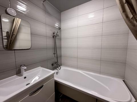 квартира за адресою Космонавтів вул., 142