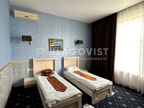 комерційна за адресою Боровкова вул., 1