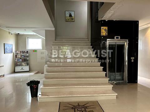 комерційна за адресою Боровкова вул., 1