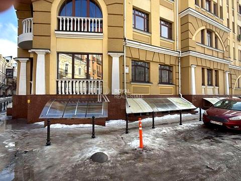 комерційна за адресою Київ, Воздвиженська вул., 32