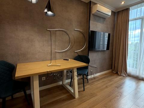 квартира за адресою Регенераторна вул., 4 к15