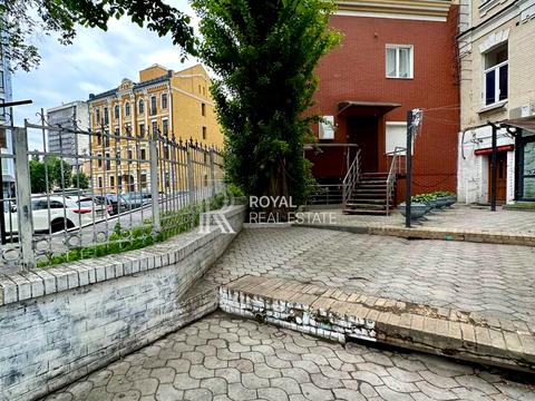 коммерческая по адресу Шота Руставели ул., 15-Б