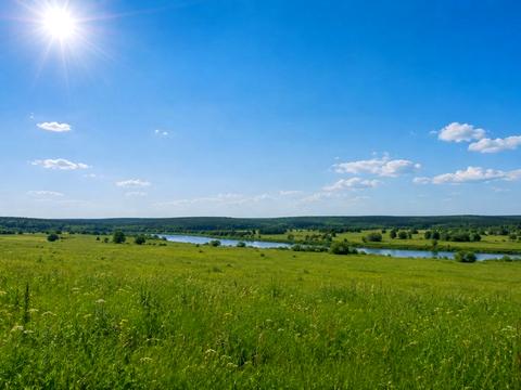 участок по адресу вулиця Набережна