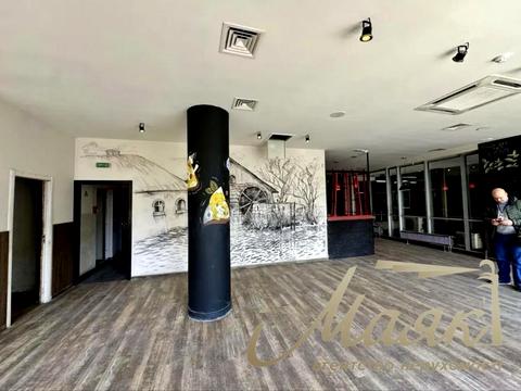 комерційна за адресою Саксаганського вул., 120