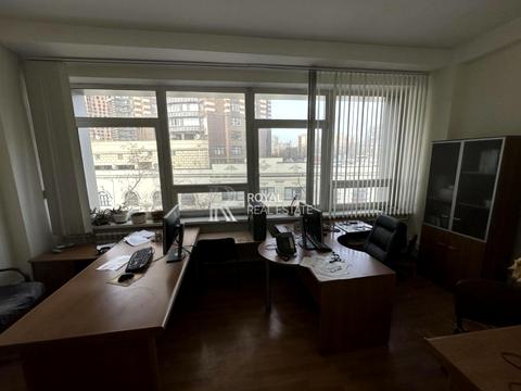 комерційна за адресою Кудрявський узвіз, 7