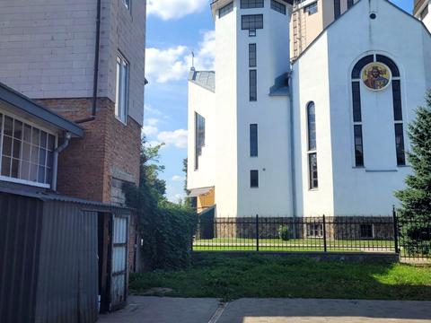 комерційна за адресою Ярослава Мудрого вул., 20