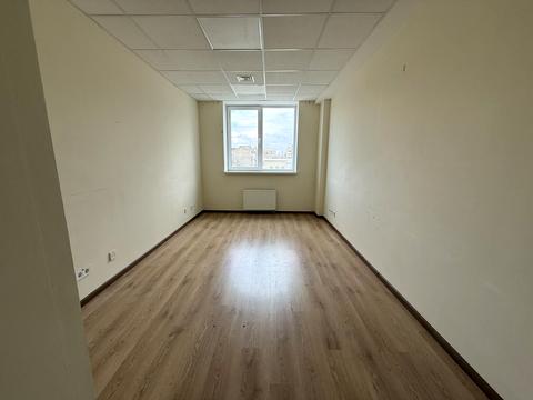 комерційна за адресою майдан Незалежності пл., 2