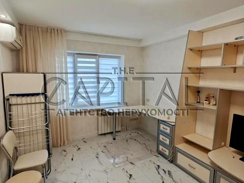 квартира за адресою Дніпровська набережна вул., 7-А