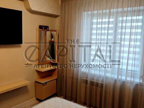 квартира за адресою Дніпровська набережна вул., 7-А