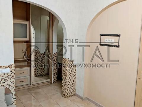 квартира за адресою Дніпровська набережна вул., 7-А