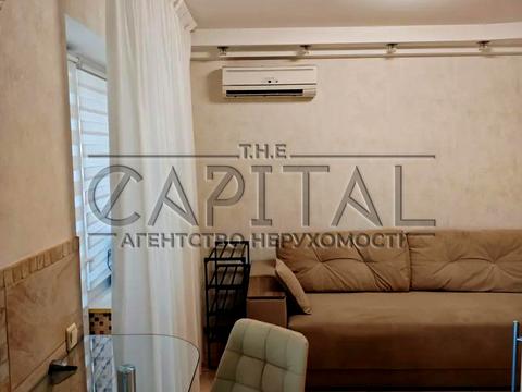 квартира за адресою Дніпровська набережна вул., 7-А
