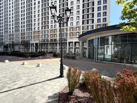 коммерческая по адресу Михаила Максимовича ул. (Онуфрія Трутенка), (Будинок «Престон»)