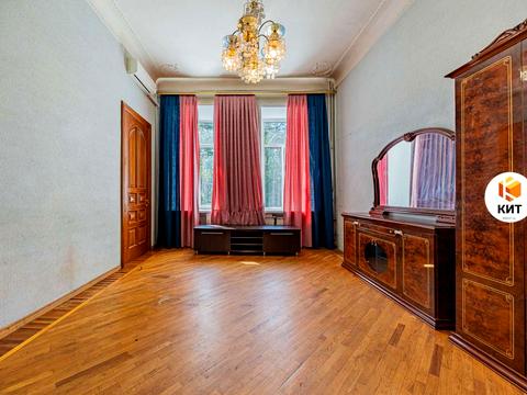 квартира за адресою Куликівський узвіз (Революції), 14